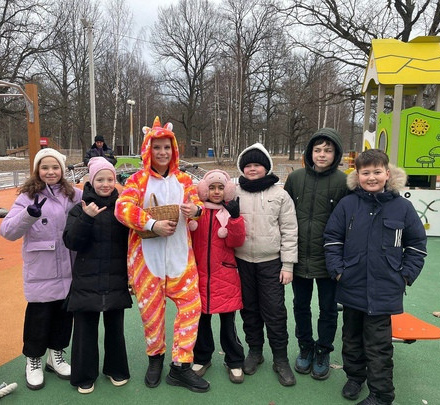 Вчера в Парке Дубки прошла интересная и красочная игровая программа с анимаци...