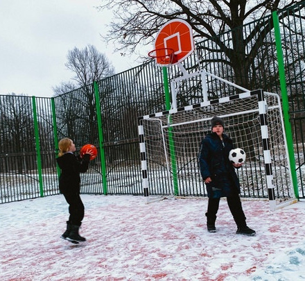 Сегодня в парке Дубки с. Троицкое прошли спортивные активности для детей и ...