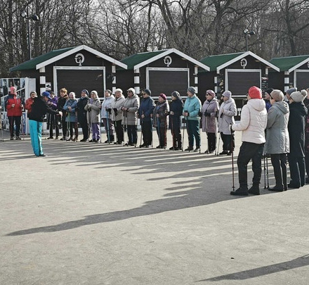Традиционно, в понедельник, в двух парках Чехова прошли спортивные тренировки.