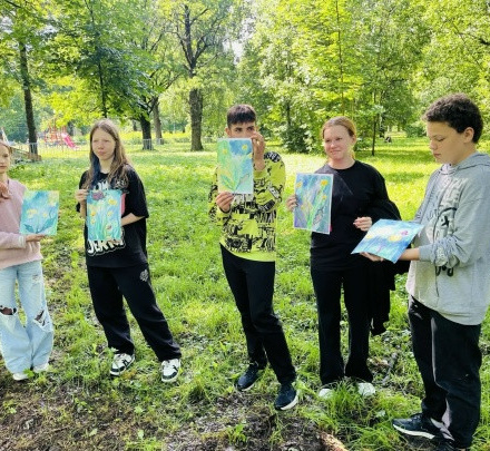 Вчера в Парке Дубки (с. Троицкое) мы учились рисовать на  Пленэре 
