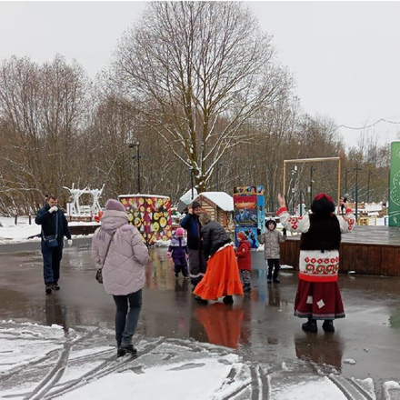 На выходных в Городском парке прошла игровая программа «Сказочные приключения»